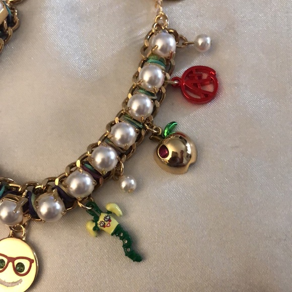 Betsey Johnson Gold Tone & Faux Pearl Back To School Charm Bracelet NWT - Picture 6 of 16